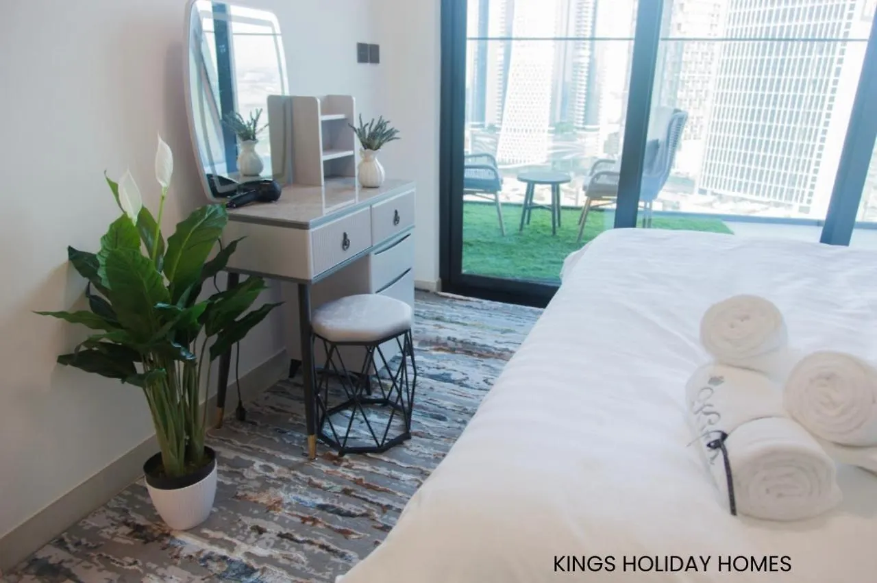 Binghatti Canal , Burj Khalifa View With Private Jacuzzi And Cinema Screen ,Kings Dubai Apartment