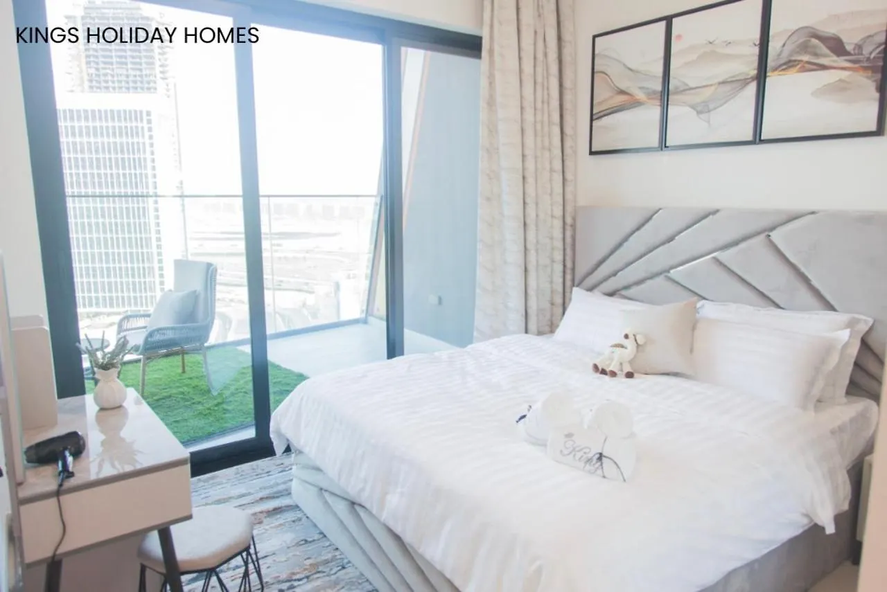 Binghatti Canal , Burj Khalifa View With Private Jacuzzi And Cinema Screen ,Kings Dubai Apartment